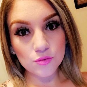 Meet your Posher, Elissa